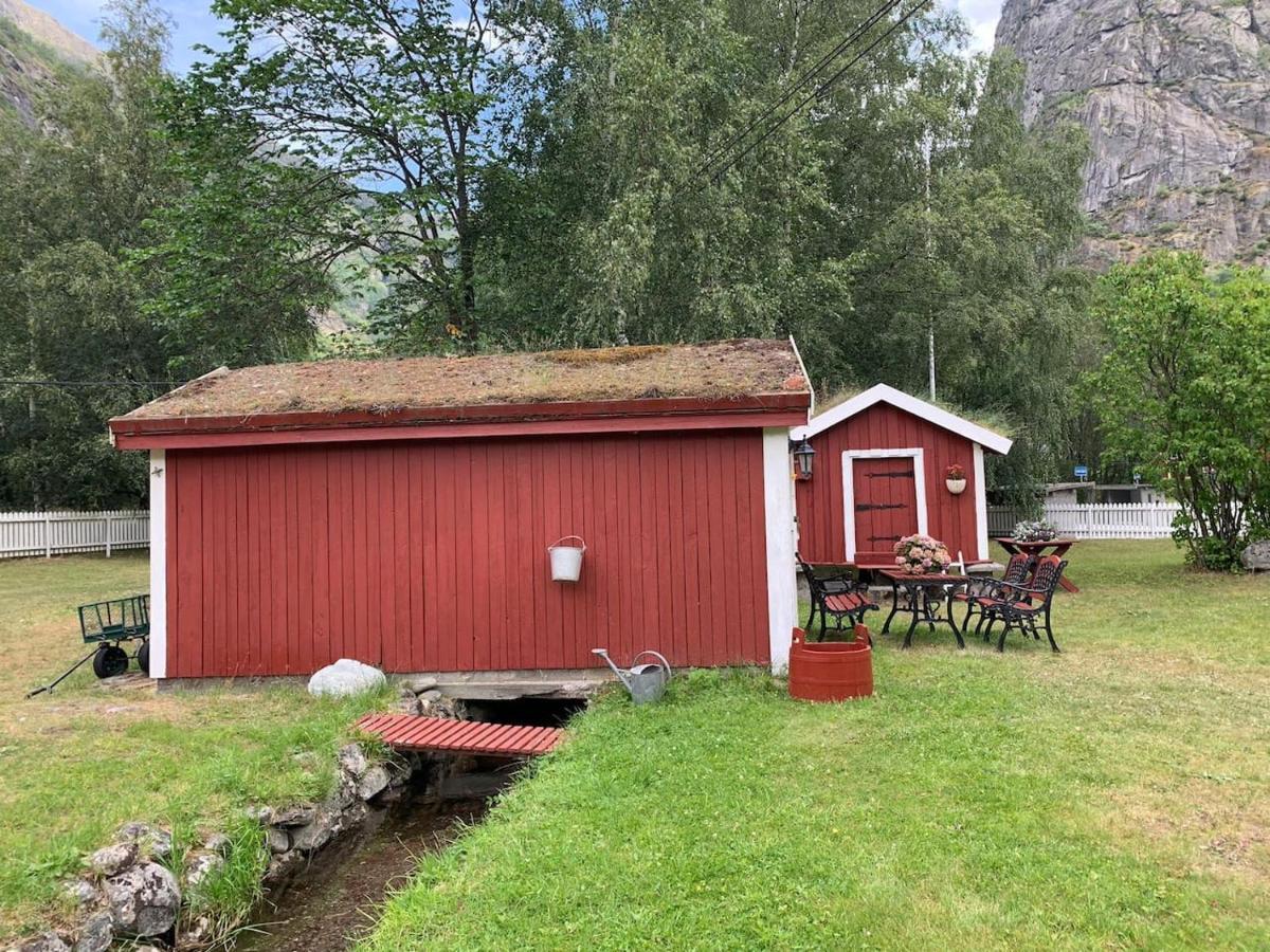 Aobrio Holidayhouse, Authentic Norwegian Farmhouse Close To Flam Lærdalsøyri Exterior foto