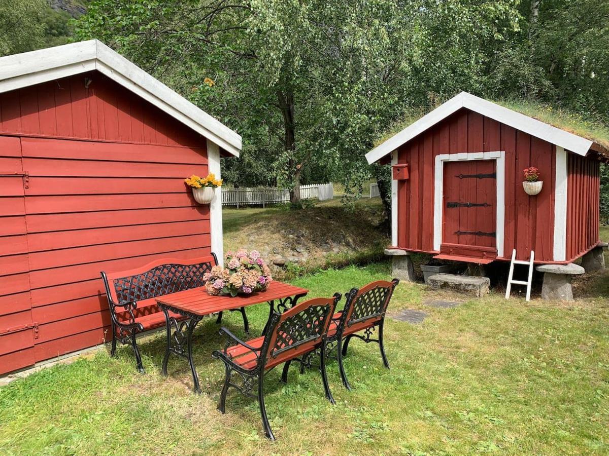 Aobrio Holidayhouse, Authentic Norwegian Farmhouse Close To Flam Lærdalsøyri Exterior foto