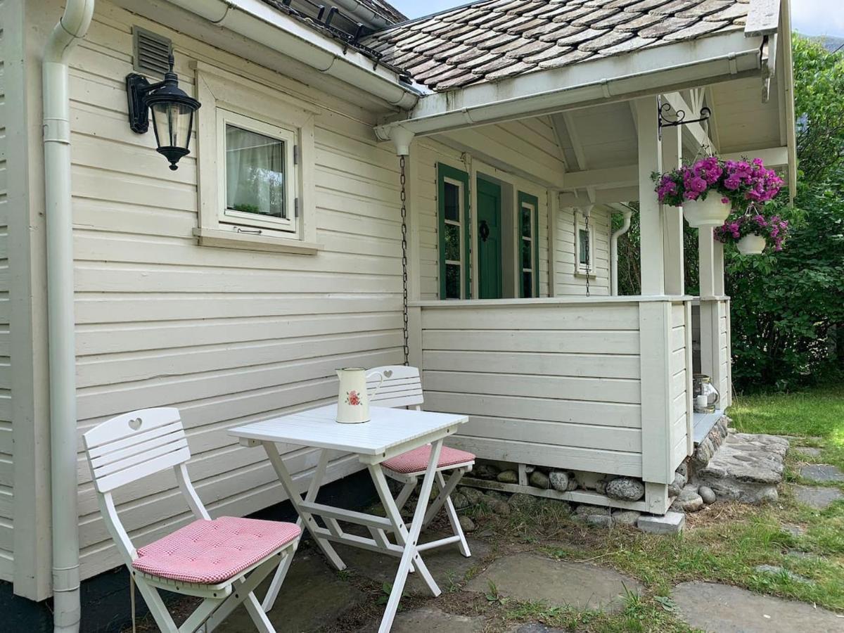 Aobrio Holidayhouse, Authentic Norwegian Farmhouse Close To Flam Lærdalsøyri Exterior foto